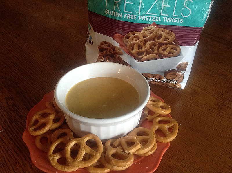 Glutino Pretzels and Tangy Honey Mustard Dip 