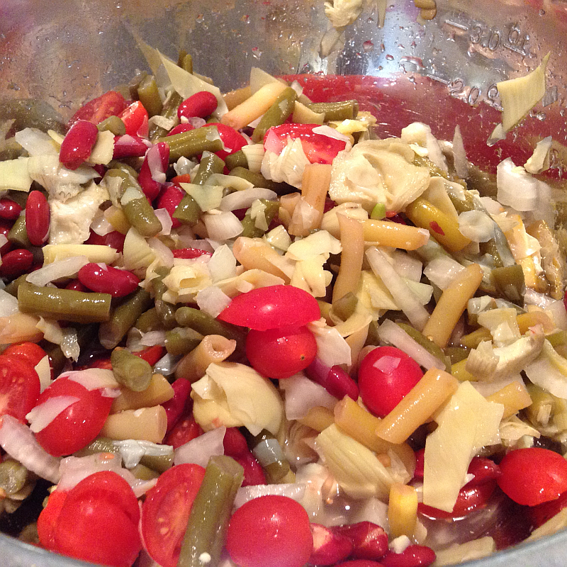  Bean Salad with Sliced Artichoke Hearts and Tomatoes