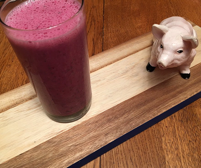 Raspberry Bliss Smoothie - with SlimFast Smoothie and Chia Seeds