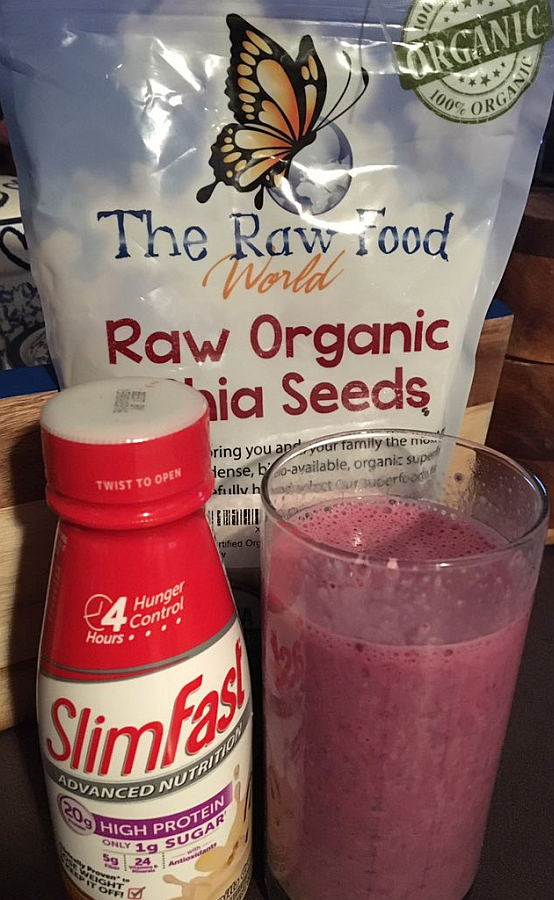 Raspberry Bliss Smoothie - with SlimFast Smoothie and Chia Seeds